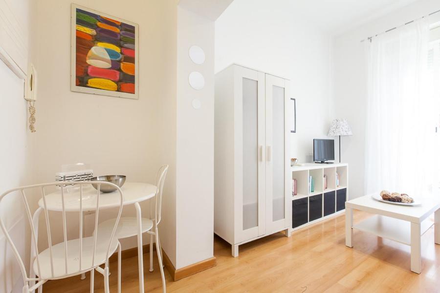 Peral Home Cozy Apartment Sevilla Eksteriør bilde